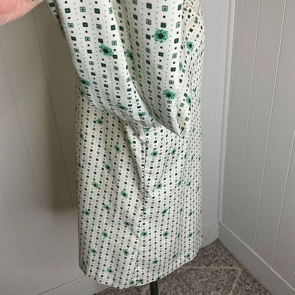 Vintage Montgomery Ward Women's Large White Floral Button Down Shirt Long Sleeve - Picture 10 of 12